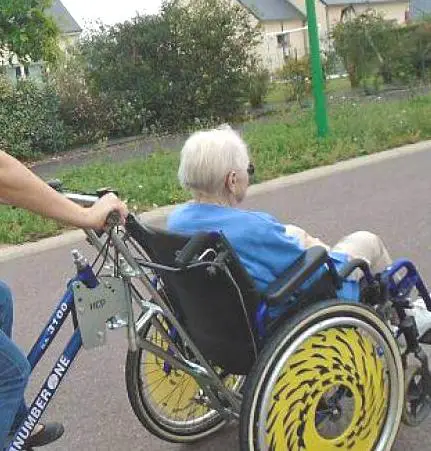 Un vélo adapté pour les handicapés